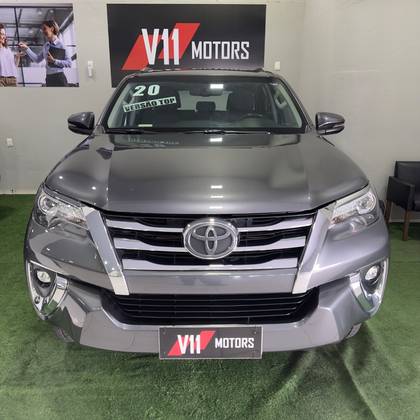 TOYOTA HILUX 2.8 SRX 4X4 CD 16V DIESEL 4P AUTOMÁTICO TOYOTA HILUX 2.8 SRX 4X4 CD 16V DIESEL 4P AUTOMÁTICO